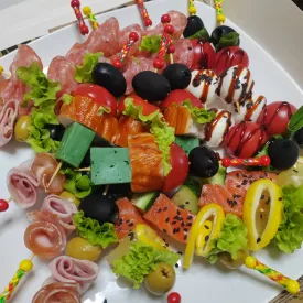 Канапе на шпажке